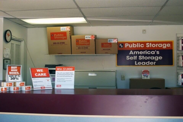 Facility photo: //images.sparefoot.com/medium/215628695e6989e05c8.jpg