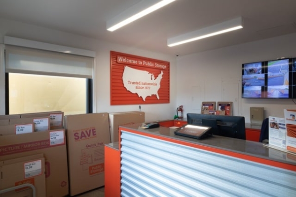 Facility photo: //images.sparefoot.com/medium/2156336908b6568fc56.jpg