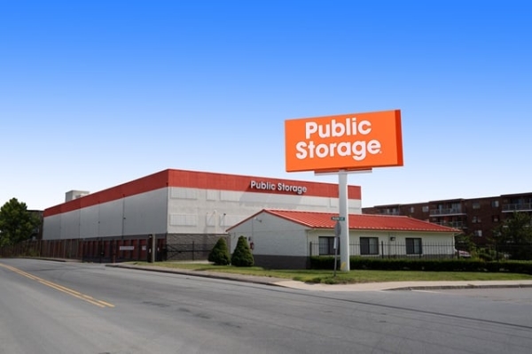 Facility photo: //images.sparefoot.com/medium/215634688e0c9ad62be.jpg