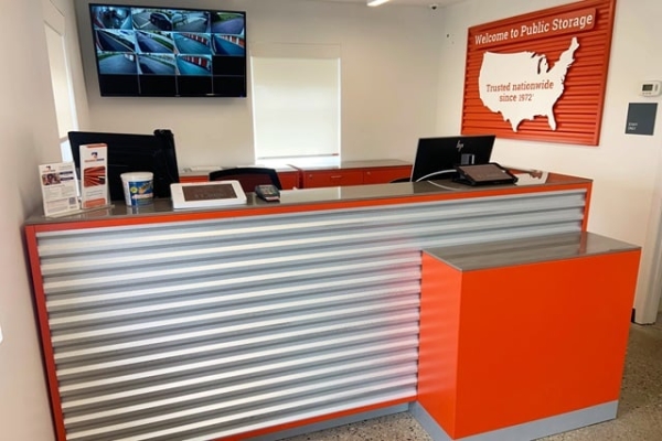Facility photo: //images.sparefoot.com/medium/2156356878f64414428.jpg