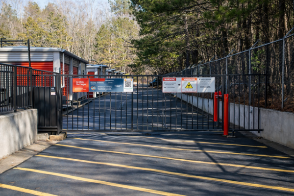 Facility photo: //images.sparefoot.com/medium/2156396985f4a398a17.jpg