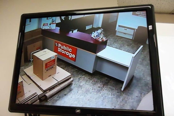 Facility photo: //images.sparefoot.com/medium/2156406880ddec2418e.jpg