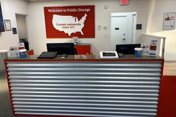 Facility photo: //images.sparefoot.com/medium/215642687e3ab6b0bde.jpg