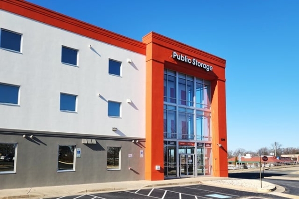 Facility photo: //images.sparefoot.com/medium/215643690f4e384b879.jpg