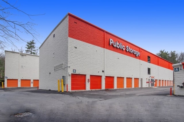 Facility photo: //images.sparefoot.com/medium/21564569f5f85eb98a6.jpg