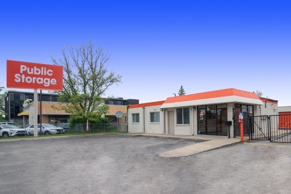 Facility photo: //images.sparefoot.com/medium/2156496991d28577c58.jpg