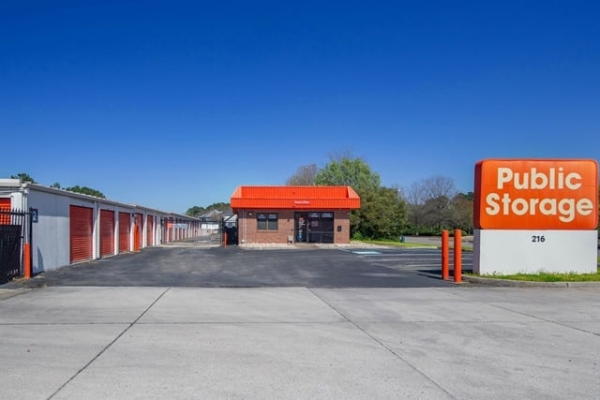 Facility photo: //images.sparefoot.com/medium/2156506890b04d17c2a.jpg