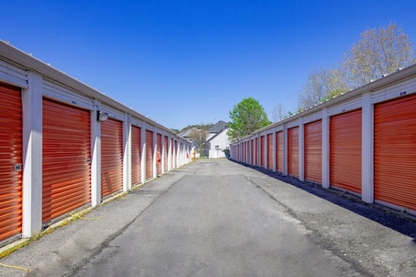 Facility photo: //images.sparefoot.com/medium/2156506890b04e6ad21.jpg