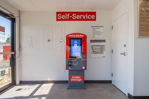 Facility photo: //images.sparefoot.com/medium/2156506a071ae0a7624.jpg