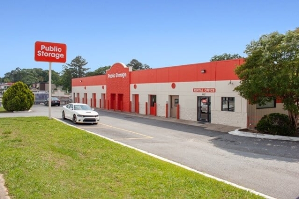 Facility photo: //images.sparefoot.com/medium/21565169f4a80983f65.jpg
