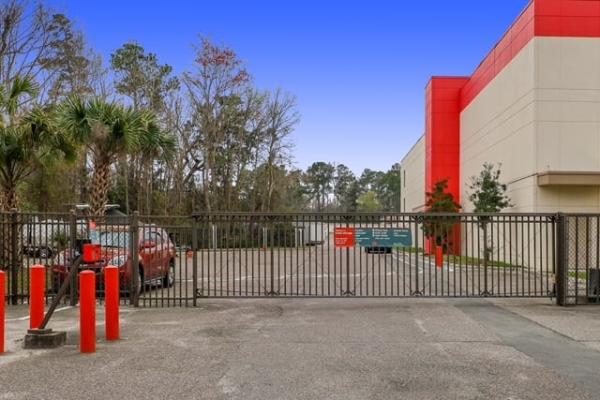 Facility photo: //images.sparefoot.com/medium/2156576884d3315e67d.jpg