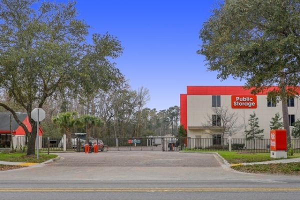 Facility photo: //images.sparefoot.com/medium/2156576956816ea1bcd.jpg