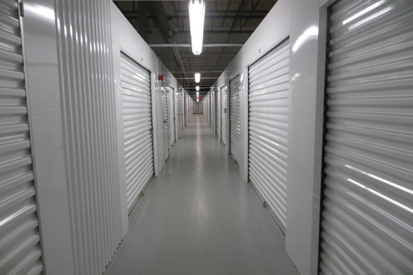 Facility photo: //images.sparefoot.com/medium/2156686878f5dc33a39.jpg