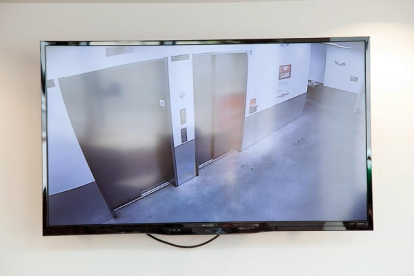 Facility photo: //images.sparefoot.com/medium/215668694bf3967dd3b.jpg