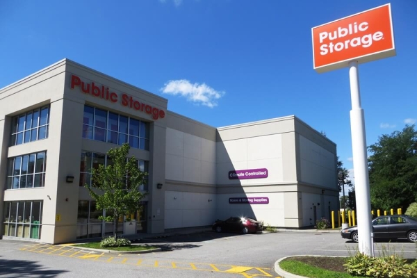 Facility photo: //images.sparefoot.com/medium/2156686a46622e38a81.jpg