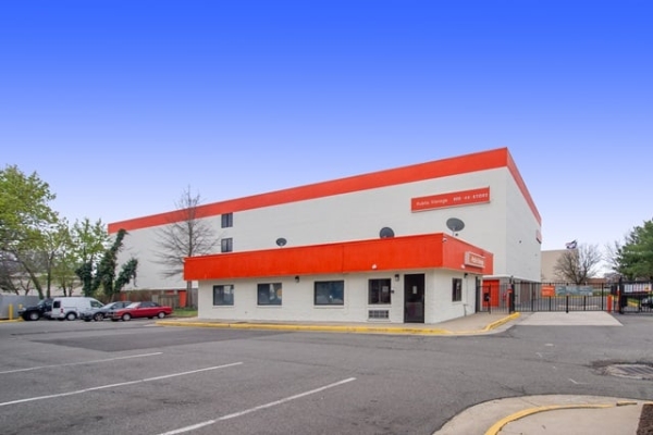 Facility photo: //images.sparefoot.com/medium/2156716a071a32b13d4.jpg