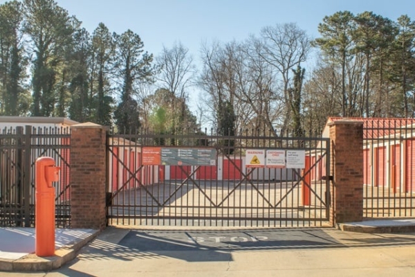 Storage Units at Public Storage - Raleigh - 6220 Creedmoor Road - 6220 Creedmoor Road