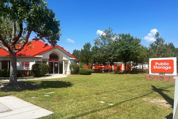 Facility photo: //images.sparefoot.com/medium/2156806957d1b98ba46.jpg