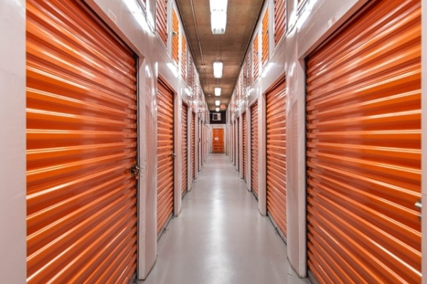 Facility photo: //images.sparefoot.com/medium/21568268989e8138063.jpg