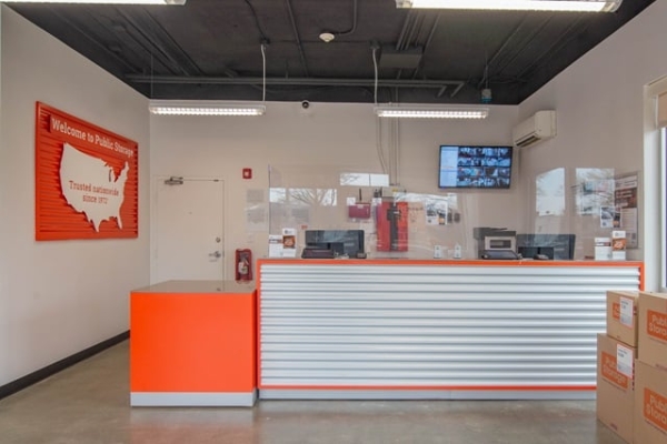 Facility photo: //images.sparefoot.com/medium/21568268989e821cef5.jpg