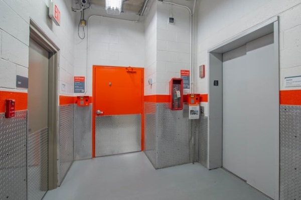 Facility photo: //images.sparefoot.com/medium/21568268989e830172d.jpg