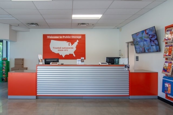 Facility photo: //images.sparefoot.com/medium/215684687a477eb7e19.jpg