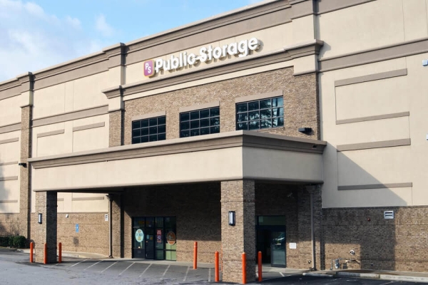 Facility photo: //images.sparefoot.com/medium/215686690cac34e5ee1.jpg