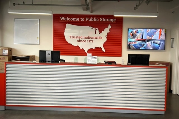 Facility photo: //images.sparefoot.com/medium/215688688381170d0c0.jpg