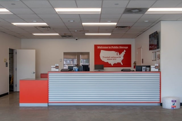 Facility photo: //images.sparefoot.com/medium/21569069f5f920c8dec.jpg