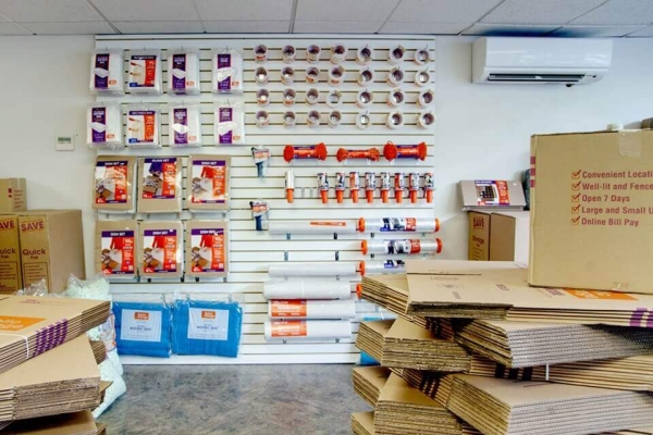 Facility photo: //images.sparefoot.com/medium/215691692da0bad7351.jpg