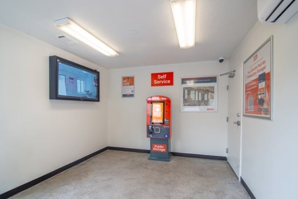 Storage Units at Public Storage - Hilton Head Island - 17 Dillon Rd - 17 Dillon Rd