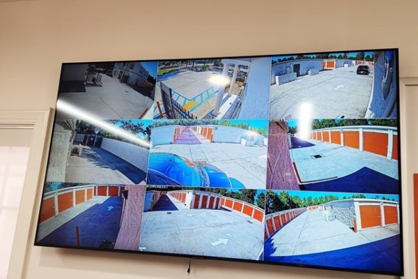 Facility photo: //images.sparefoot.com/medium/215699692c4f97a8434.jpg