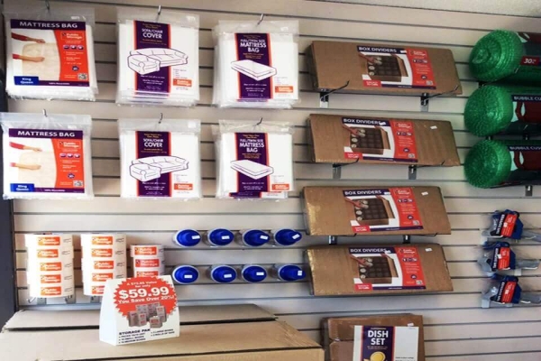 Facility photo: //images.sparefoot.com/medium/2157026925b7e3eec30.jpg