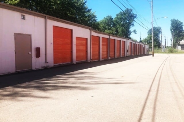Storage Units at Public Storage - Lansing - 4816 N Grand River Ave - 4816 N Grand River Ave