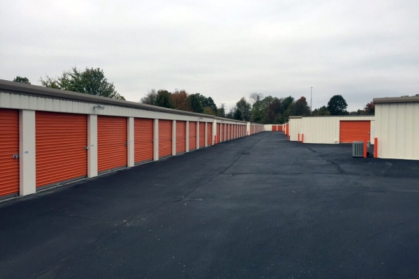 Facility photo: //images.sparefoot.com/medium/215703687a47844f647.jpg
