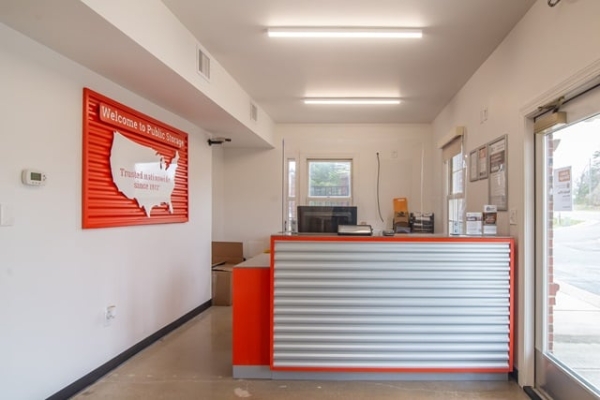 Facility photo: //images.sparefoot.com/medium/215705687655483787d.jpg