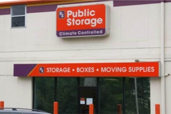 Facility photo: //images.sparefoot.com/medium/215706687ce95023c1a.jpg