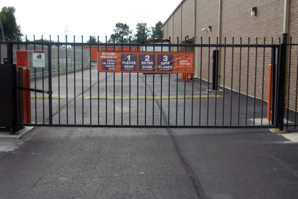 Storage Units at Public Storage - Columbus - 5341 N Hamilton Rd - 5341 N Hamilton Rd