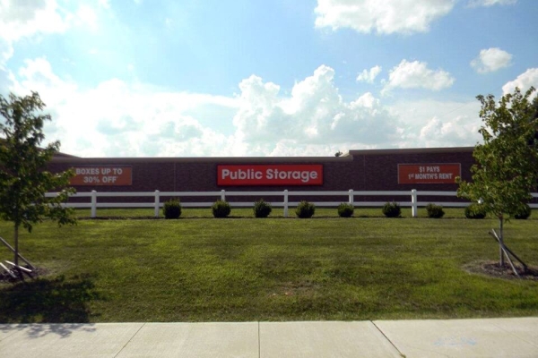 Facility photo: //images.sparefoot.com/medium/21570869f5f9854bd74.jpg