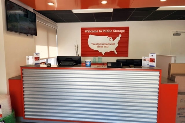 Facility photo: //images.sparefoot.com/medium/215709687cea019d664.jpg