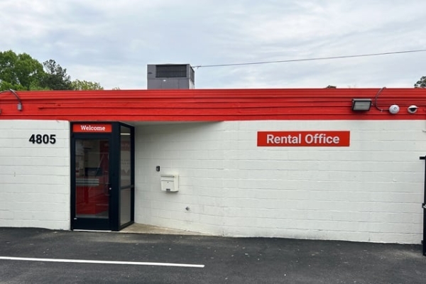 Facility photo: //images.sparefoot.com/medium/21571069e6246dd829e.jpg