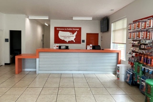 Facility photo: //images.sparefoot.com/medium/2157126957d21f14b20.jpg