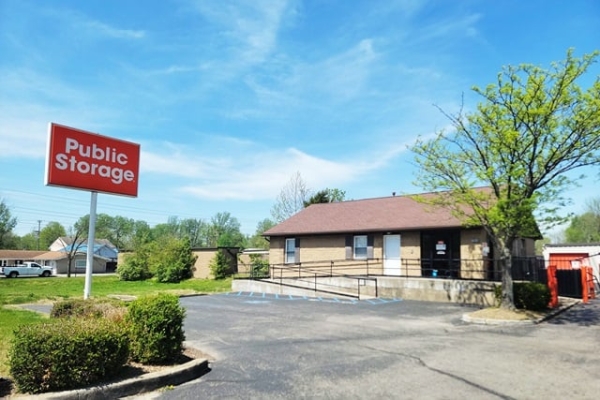 Facility photo: //images.sparefoot.com/medium/215714687a475670420.jpg