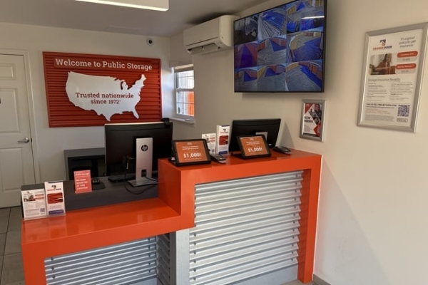 Storage Units at Public Storage - Louisville - 7818 Saint Andrews Church Rd - 7818 Saint Andrews Church Rd