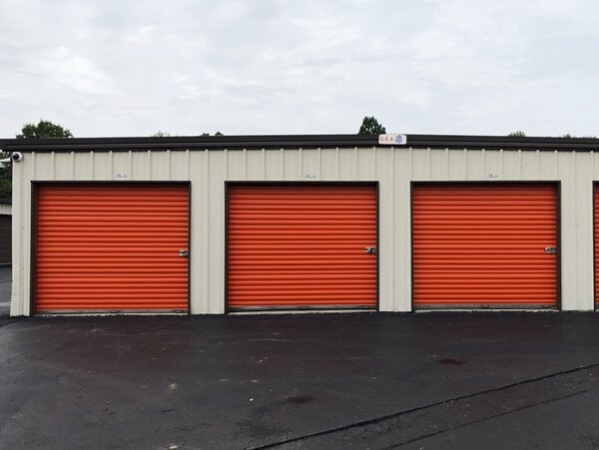 Facility photo: //images.sparefoot.com/medium/2157146a0dbe3f128a7.jpg