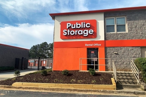 Facility photo: //images.sparefoot.com/medium/215715689b3c6c96ab5.jpg