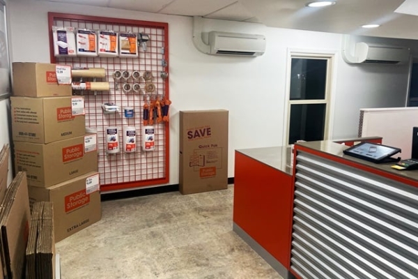 Facility photo: //images.sparefoot.com/medium/215715689b3c7014857.jpg