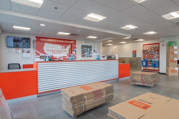 Facility photo: //images.sparefoot.com/medium/21572069e23210a1b23.jpg