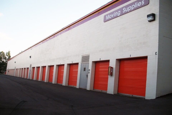 Facility photo: //images.sparefoot.com/medium/215721696a47080114c.jpg