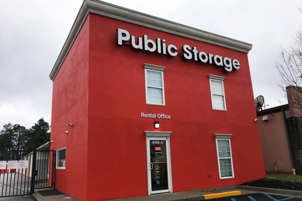 Facility photo: //images.sparefoot.com/medium/215723687f919000250.jpg